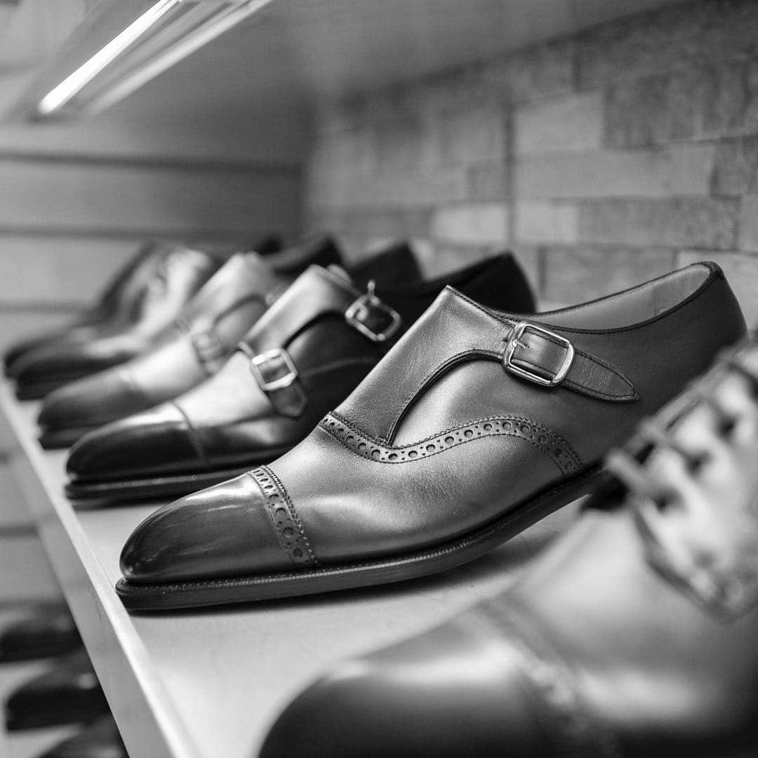 ストラスブルゴさんのインスタグラム写真 - (ストラスブルゴInstagram)「Shoes: #EDWARDGREEN  @strasburgomens @edwardgreen1890 @edwardgreen_ginza @strasburgo_minamiaoyama_ms  #strasburgo #strasburgomens #shoes #mensshoes #fashion #casual #mensfashion #gentleman #mensstyle #menswear #luxury #ストラスブルゴ #エドワードグリーン #英国 #イギリス #ファッション #紳士靴 #革靴 #靴 #レースアップ #ラグジュアリー」4月25日 12時56分 - strasburgo_mens_official