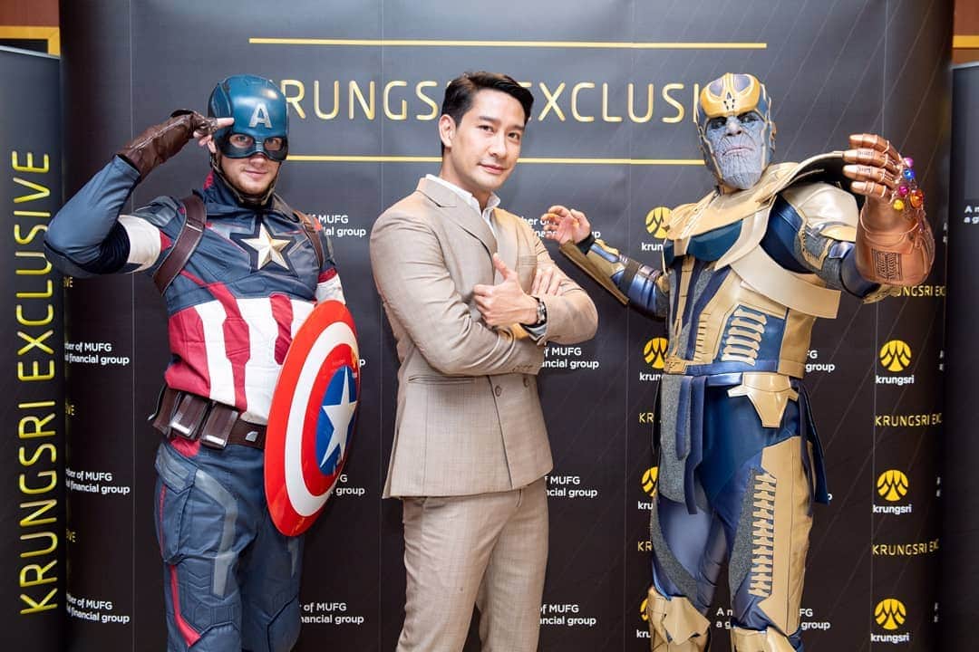 CeCi Thailandさんのインスタグラム写真 - (CeCi ThailandInstagram)「ระหว่าง ป้อง-ณวัฒน์ กับตัวละครจาก “Avengers : ENDGAME” ใครน่าใกล้ชิดมากกว่ากันคะเนี่ยยยย โดยรูปนี้พี่ป้อง จัดเซอร์ไพรส์ในกิจกรรม KRUNGSRI EXCLUSIVE Movie Night เอกสิทธิ์เฉพาะลูกค้ากรุงศรี เอ็กซ์คลูซีฟ เพื่อร่วมดูภาพยนตร์ฟอร์มยักษ์กับลูกค้าคนสำคัญค่ะยูว์ 🤟 ถ้าเป็นเรานะจะนั่งมองพี่ป้องแทนจอหนังตลอด 3 ชั่วโมงเลย อิอิ #KrungsriExclusive #ป้องณวัฒน์ #pongnawat #KrungsriExclusiveMovieNight2019 #MontreePR」4月25日 12時56分 - girldailydotcom