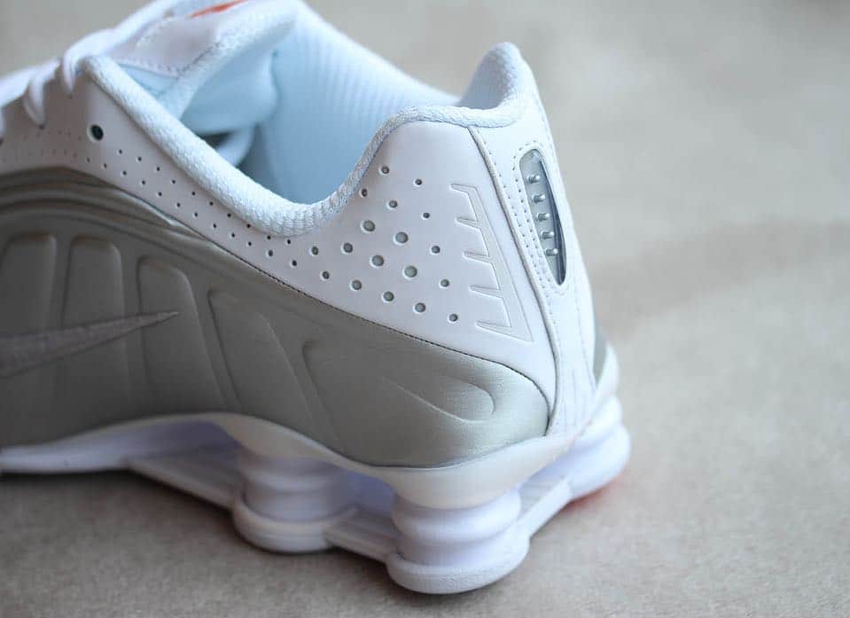 A+Sさんのインスタグラム写真 - (A+SInstagram)「2019 .4 .26 (fri) in store ■NIKE SHOX R4 COLOR : WHITE×METALLIC SILVER SIZE : 26.0cm - 29.0cm PRICE : ¥14,000 (+TAX) ・ #a_and_s #NIKE #NIKESHOX #NIKESHOXR4」4月25日 13時32分 - a_and_s_official