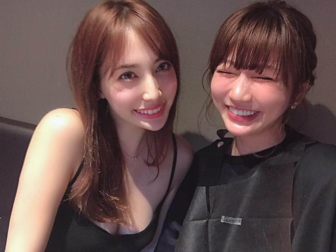 眞木美咲パメラさんのインスタグラム写真 - (眞木美咲パメラInstagram)「🥳 久しぶりのライブ！ 桃ちゃん誘って観てきました♪ 終わった後はお腹空いちゃって😆 ライブ会場から近かったからユッチャン行きたいってワガママ言ったら付き合ってくれた😭😭 優しい😚💜 . ユッチャンのあとは急いで @wearephoenix のライブへ🏃‍♂️ 一日で二回ライブ観たの初！ 踊りすぎて筋肉痛笑 めちゃくちゃ充実した一日でした✨ . . あーユッチャン冷麺食べたい🤤🥴 . #ユッチャン #冷麺 #行き過ぎ #知ってる  #私はビビン麺が好き #thexxxxxx  #pheonix #最高でした🙌🏻」4月25日 13時54分 - pamypamypamy