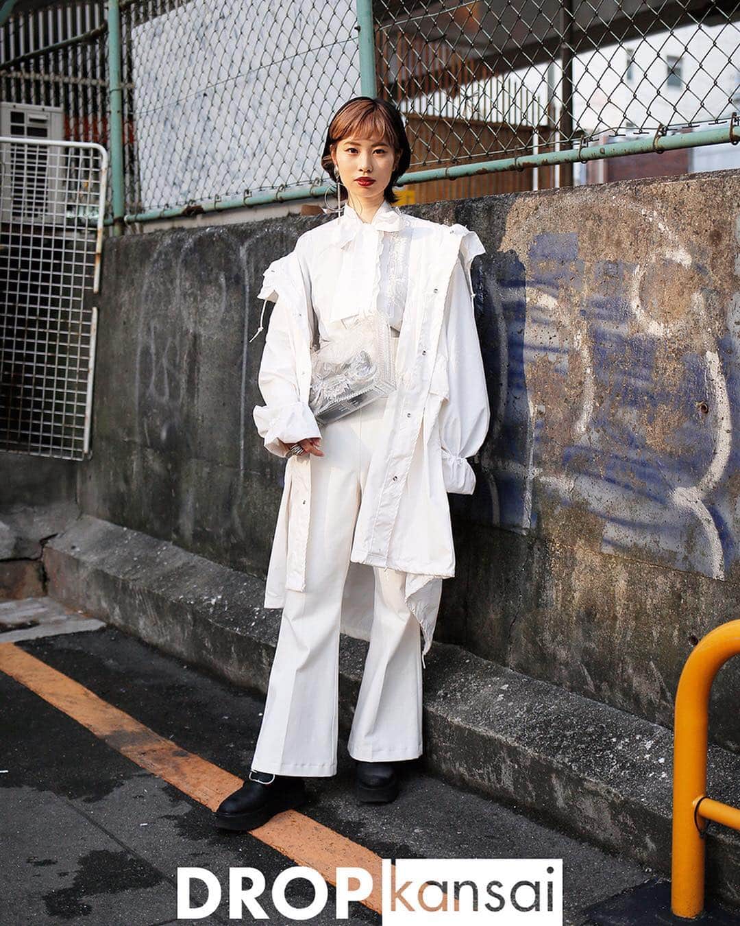 Droptokyoさんのインスタグラム写真 - (DroptokyoInstagram)「KANSAI STREET STYLE @drop_kansai  #streetstyle#droptokyo#kansai#osaka#japan#streetscene#streetfashion#streetwear#streetculture#fashion#関西#大阪#ストリートファッション#fashion#コーディネート#tokyofashion#japanfashion Photography: @abeasamidesu」4月25日 13時56分 - drop_tokyo