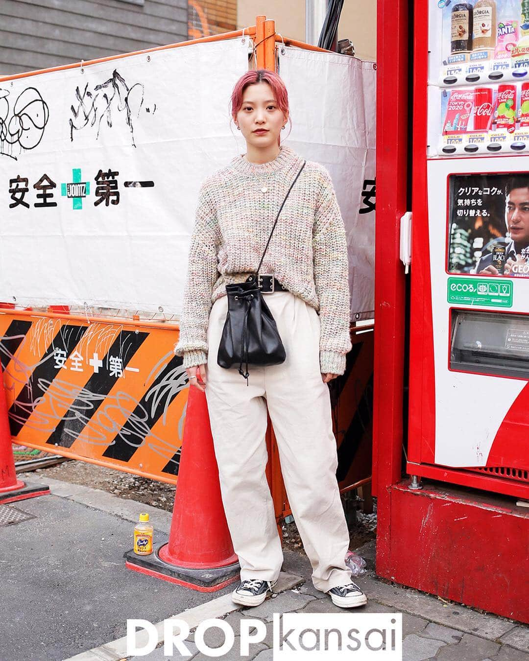 Droptokyoさんのインスタグラム写真 - (DroptokyoInstagram)「KANSAI STREET STYLE @drop_kansai  #streetstyle#droptokyo#kansai#osaka#japan#streetscene#streetfashion#streetwear#streetculture#fashion#関西#大阪#ストリートファッション#fashion#コーディネート#tokyofashion#japanfashion Photography: @abeasamidesu」4月25日 13時56分 - drop_tokyo