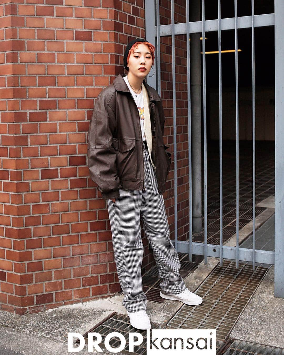 Droptokyoさんのインスタグラム写真 - (DroptokyoInstagram)「KANSAI STREET STYLE @drop_kansai  #streetstyle#droptokyo#kansai#osaka#japan#streetscene#streetfashion#streetwear#streetculture#fashion#関西#大阪#ストリートファッション#fashion#コーディネート#tokyofashion#japanfashion Photography: @abeasamidesu」4月25日 13時56分 - drop_tokyo