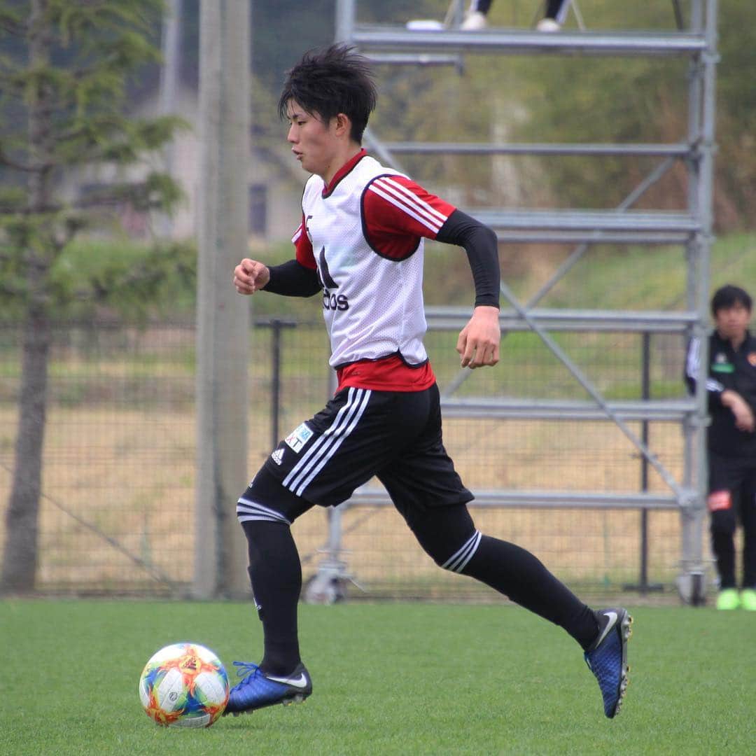 ベガルタ仙台さんのインスタグラム写真 - (ベガルタ仙台Instagram)「4月25日 トレーニング #ベガルタ仙台 #仙台 #サッカー #Jリーグ #2019シーズン #スローガン #ReVolution #石原崇兆 #14番 #ハモンロペス #9番 #田中渉 #30番 #石原直樹 #11番 #金正也 #39番」4月25日 14時15分 - vegaltasendai