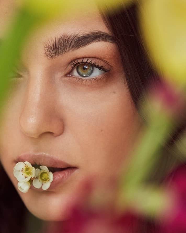 Zhenya Katavaのインスタグラム：「Из-за чрезмерной самостоятельности , забываем как быть ‘Девочкой’. #тоочём 💭」