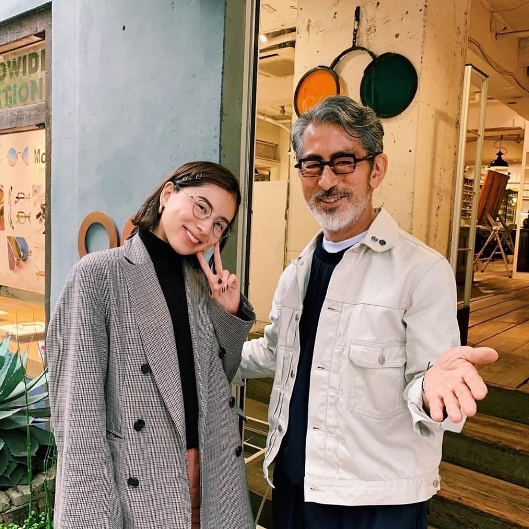 ラブリさんのインスタグラム写真 - (ラブリInstagram)「・ GLOBESPECSの岡田さんと 眼鏡選びしました👓 私の顔の形に似合う眼鏡を見つけれて とても嬉しい私でございました。 岡田さんありがとうございました👓  ちなみにこちらの小ぶりな眼鏡は Anne et valentinのものです  @anneetvalentin  @globespecs_official  店内で岡田さんに目の度数も 細かく測定してくれて本来の目を 取り戻しました🥺」4月25日 14時47分 - loveli_official