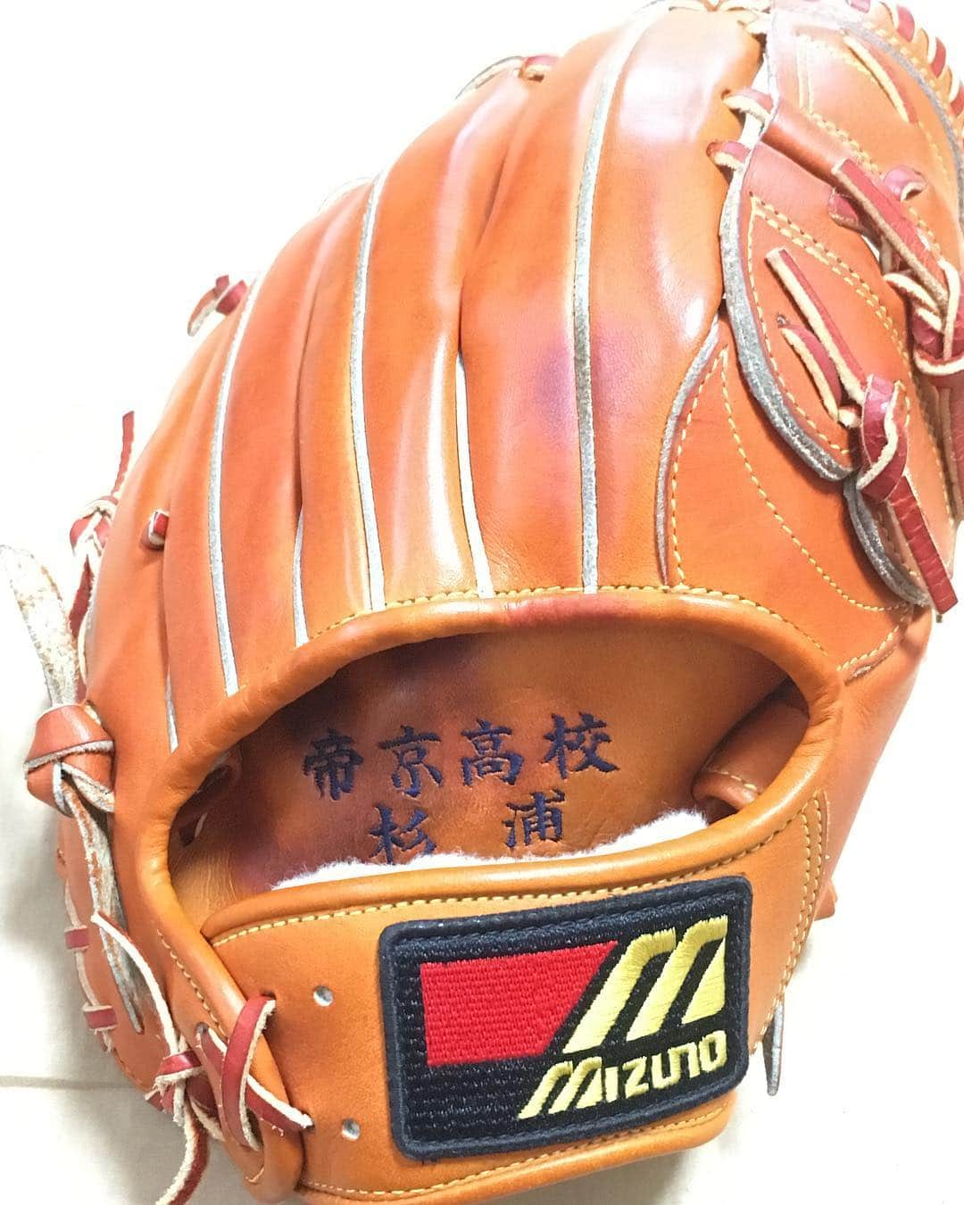 そうすけのインスタグラム：「帝京高校時代の写真  #帝京高校 #野球部 #ミズノ #若い #まだそこまでハゲてない #目の下にオデキも出来るほど若い #この後ハゲるとは少しも思ってなかった #毛先で遊びたかった #帝京魂 #杉浦双亮 #そうすけ」