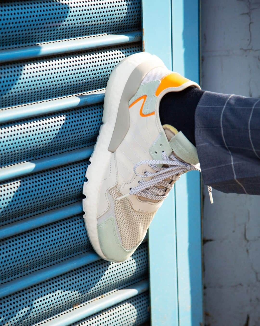 ASOSさんのインスタグラム写真 - (ASOSInstagram)「Summer rides 👟 🔎 adidas Originals Nite Jogger sneakers (1394458) 🗣 Image description: the new adidas Originals Nite Jogger colourway」4月25日 15時33分 - asos