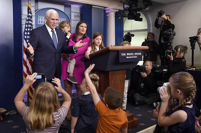NBC Newsさんのインスタグラム写真 - (NBC NewsInstagram)「VP Pence joins press secretary Sanders during a briefing with children of White House staff and journalists for #TakeYourKidToWorkDay. . 📷 Susan Walsh / @apnews 📷 Win McNamee / @gettyimages 📷 @jimwatsonafp / @afpphoto」4月26日 2時39分 - nbcnews