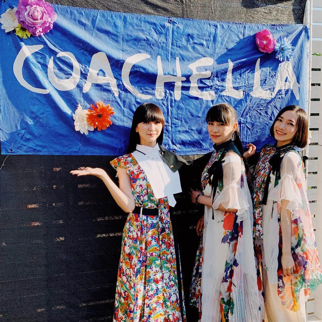 Perfumeさんのインスタグラム写真 - (PerfumeInstagram)「Still can't believe that #Coachella was real.  What an incredible experience that meant the world to all of us.  So inspired by the energy and all the amazing people we had a chance to meet. Thankful for everyone that has supported us all along the way.  We love you all. ✨🌵🎡♥️ #prfm  コーチェラでのパフォーマンスにたくさんのご声援、ありがとうございました！！」4月26日 1時08分 - prfm_official