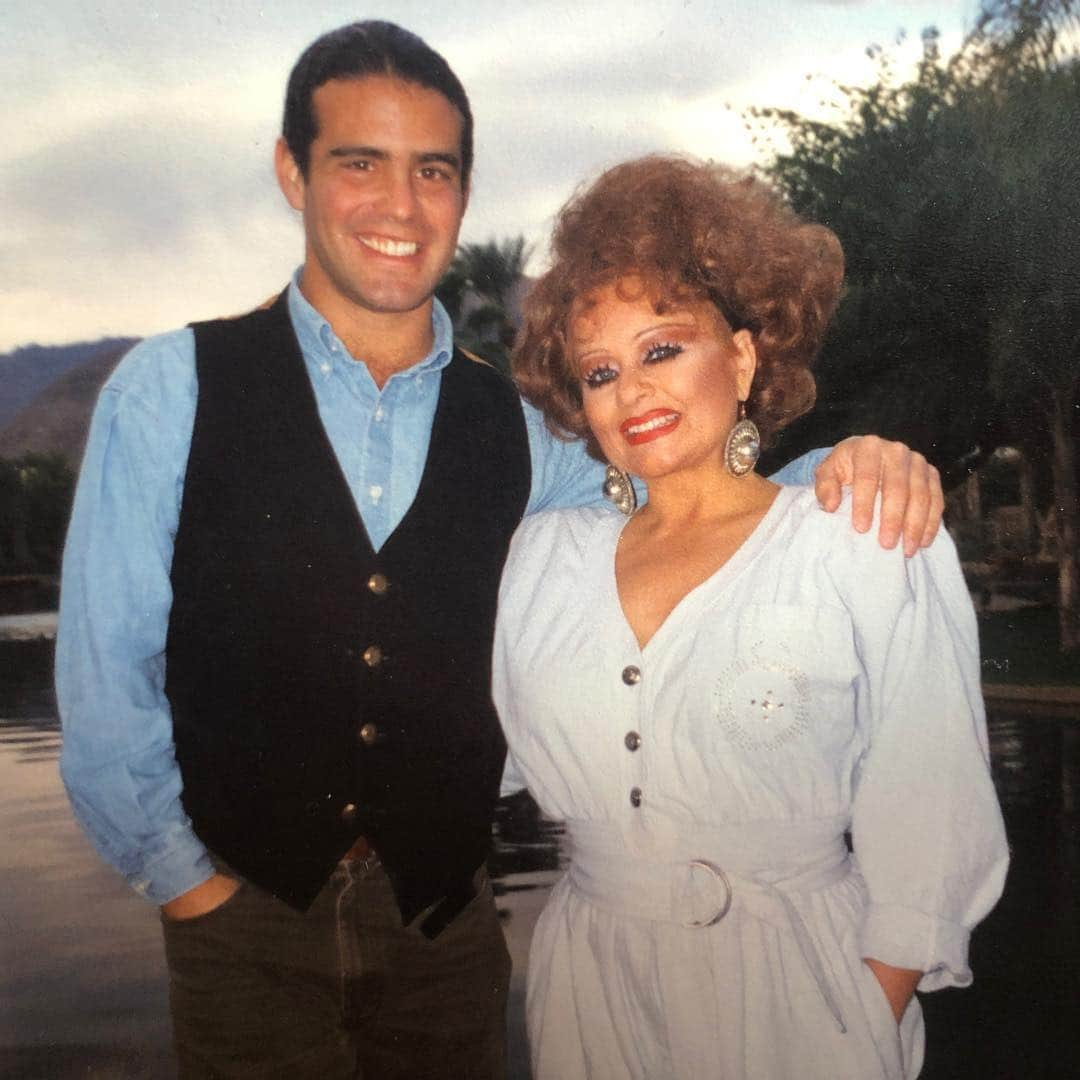 アンディー・コーエンさんのインスタグラム写真 - (アンディー・コーエンInstagram)「Classic 90’s #TBT ! #ponytail #vest #tammyfaye #drag #thelord #lashes #janhooks」4月26日 1時08分 - bravoandy