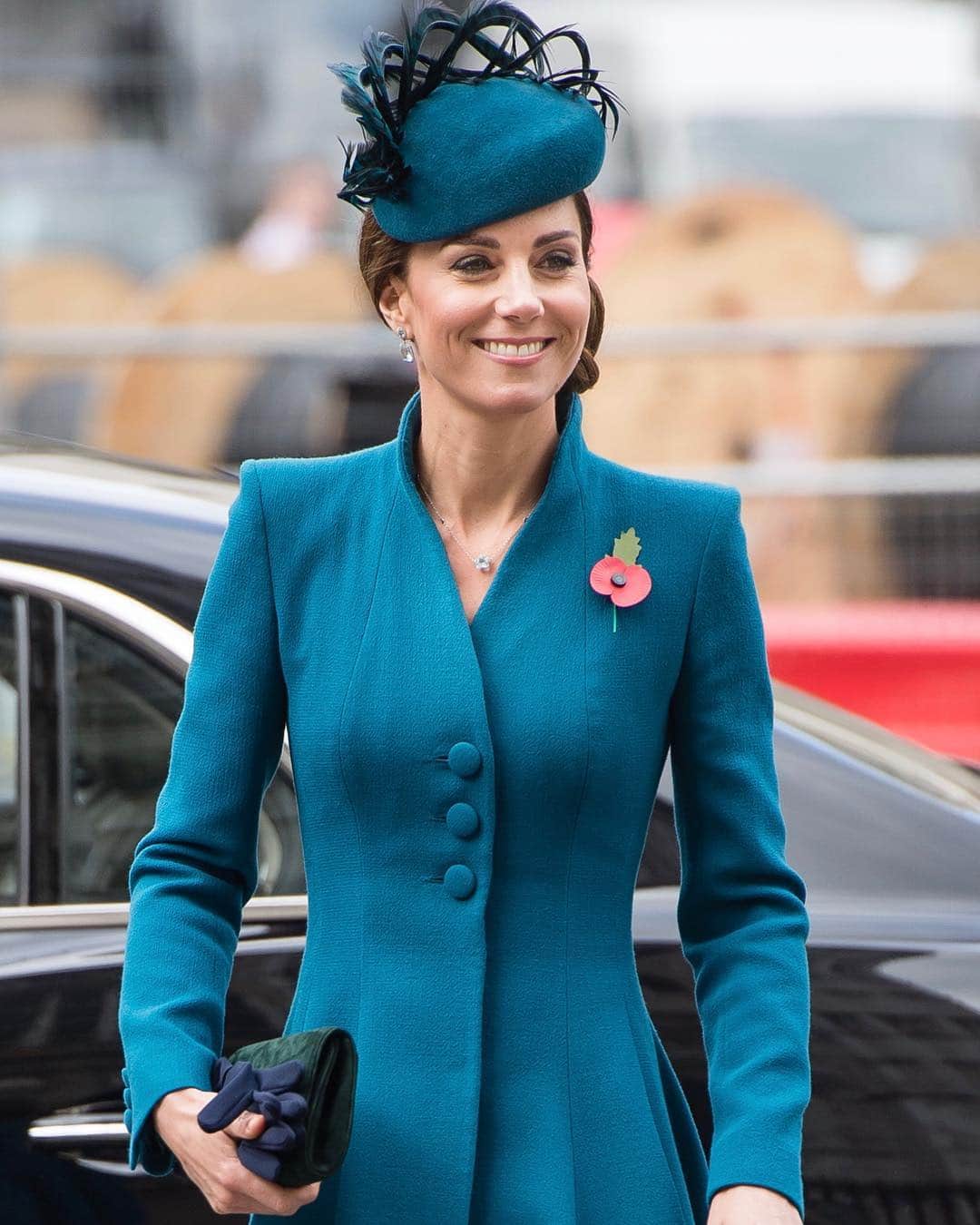 British Vogueさんのインスタグラム写真 - (British VogueInstagram)「The #DuchessOfCambridge accompanied #PrinceHarry to a service at Westminster Abbey to honour Anzac Day. The hour-long service honoured the men and women in Australia and New Zealand who fought in war. With Kate opting for a teal Catherine Walker dress coat, paired with a Rosie Olivia hat, click the link in bio for more on the outing.」4月26日 1時15分 - britishvogue