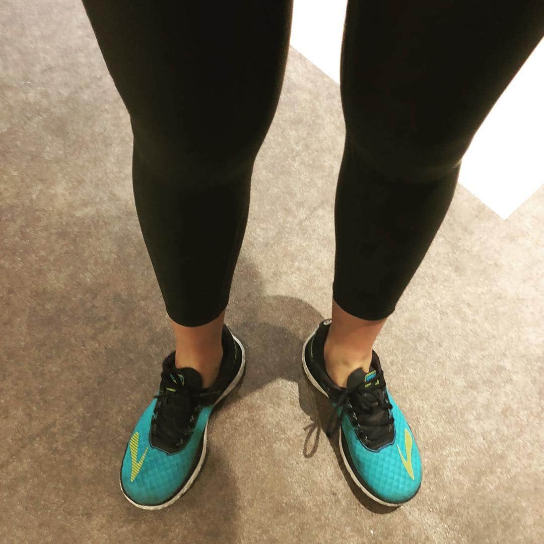 のインスタグラム：「ウエットスーツで試泳しました ＃ウエットスーツ #試泳  #いつもの雰囲気と違う #浮く感じ #体軽い #ドキドキ #ウエットスーツ #暑い  #サウナスーツ ばりの #暑さ #着てるだけでダイエット #1.5km #初泳ぎ  #泳ぐ #気持ちいい  #swimming #cycling #running #triathlon  #いつかはアイアンマン  #倉田あみ #kurataami #くらたあみ」
