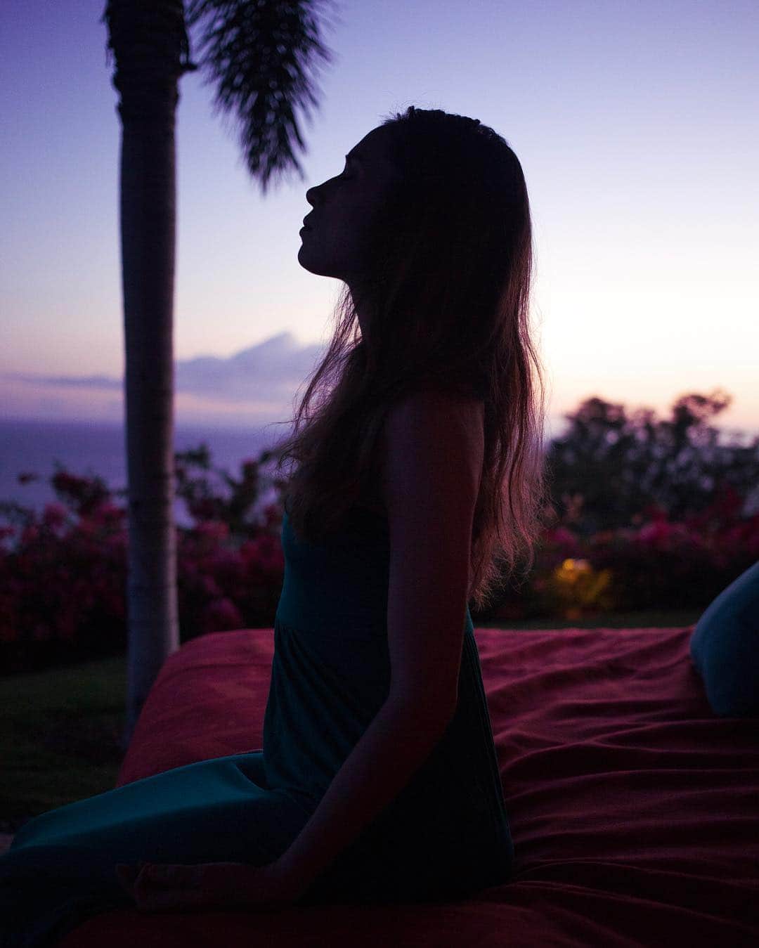 Robert Bingamanのインスタグラム：「Do you meditate? Do you pray? Do you sit and watch things not move? Do you say you do? Does it move something? Does it help things not move?」