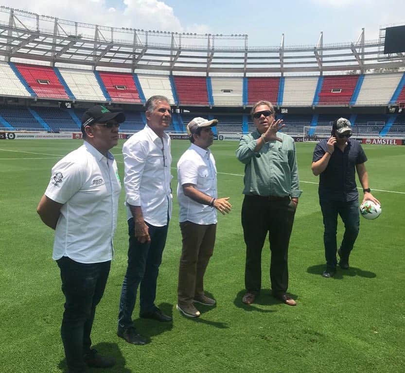 サッカー コロンビア代表チームのインスタグラム：「¡El profe @carlosqueiroz_ en la casa de la Selección!」