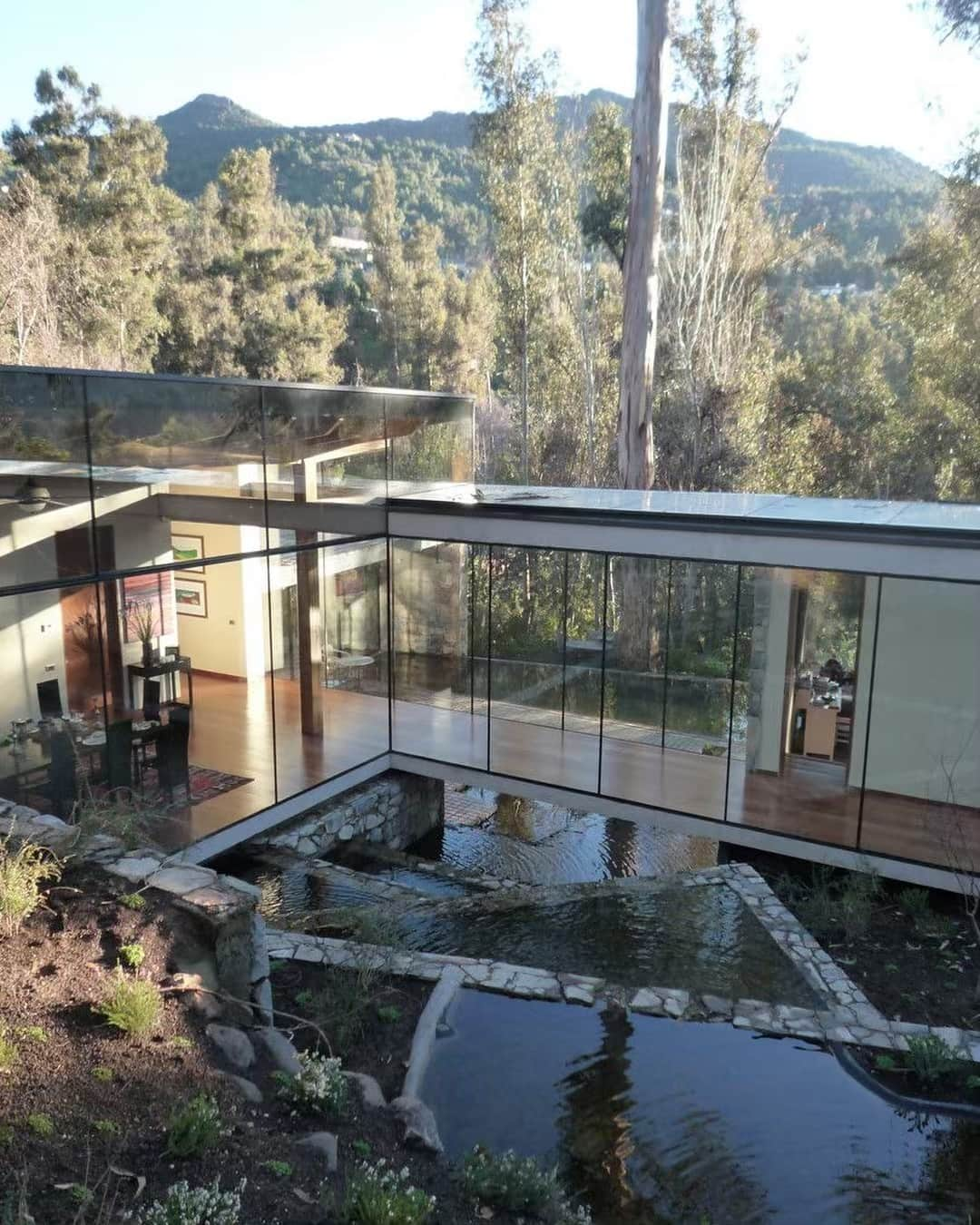 Architecture - Housesさんのインスタグラム写真 - (Architecture - HousesInstagram)「House in Lo Curro designed by Schmidt Arquitectos Asociados. . #luxury #luxuryhome #architect #luxuryhouse #arquitectura #luxurylife #luxurylifestyle #_archidesignhome_  #instadaily #homes #homestyle #instagood #homestyling #madrid #barcelona #españa #architecture #architectureporn #design #modern #architects #sydney #melbourne #interiordesign #instahome」4月26日 2時08分 - _archidesignhome_