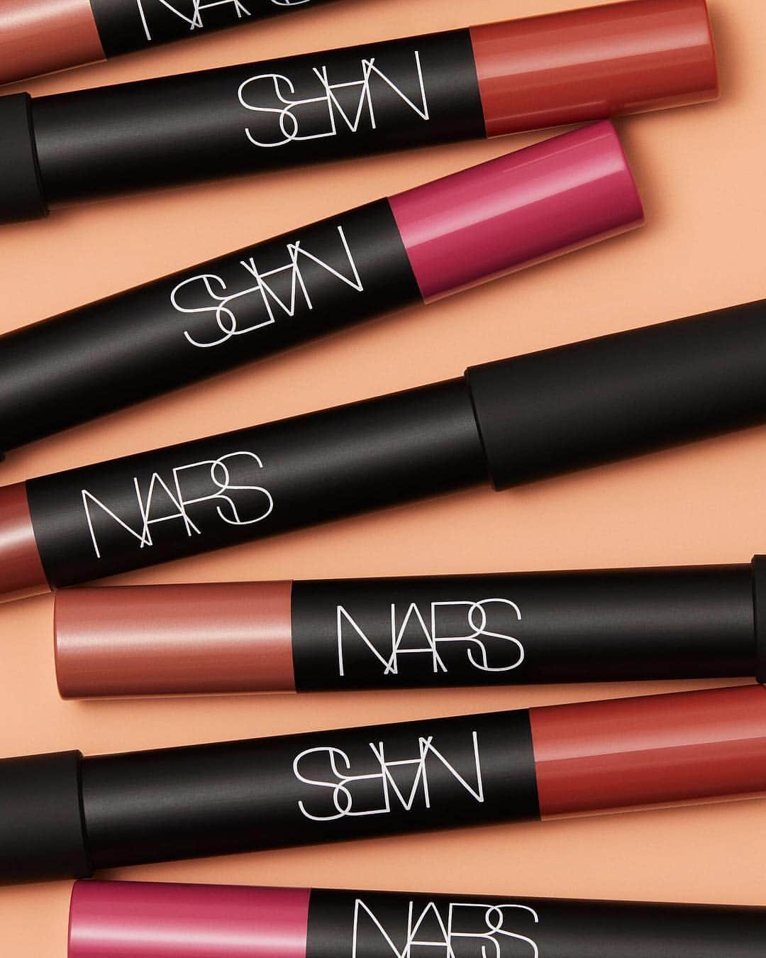 NARSさんのインスタグラム写真 - (NARSInstagram)「Bestselling formula. Four new shades. Velvet Matte Lip Pencil instantly saturates lips with rich pigment and a velvety matte finish.」4月26日 2時14分 - narsissist