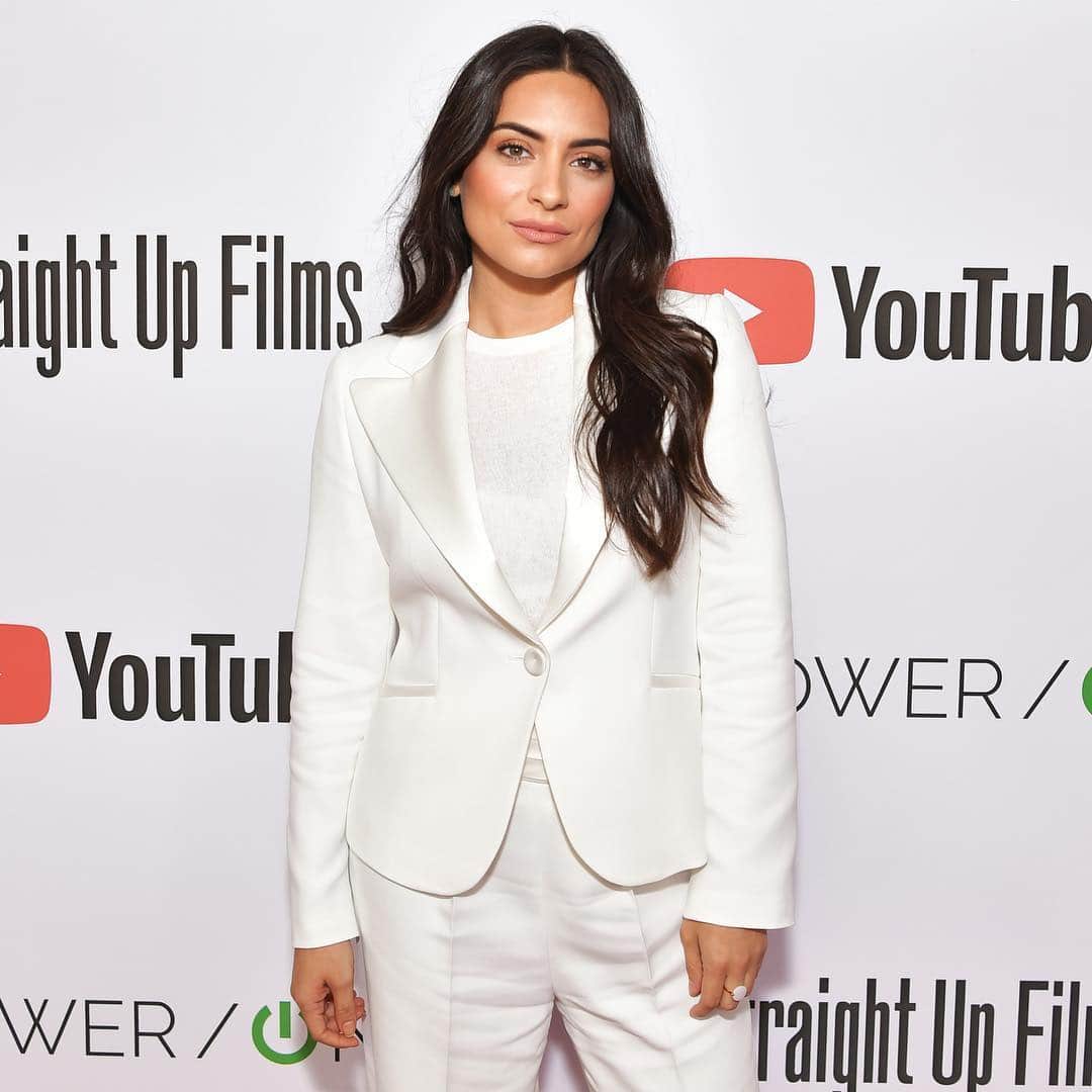 Ana Brenda Contrerasのインスタグラム：「I still have a smile on my face. last night was inspiring, magical and empowering thank you @straightupfilms @youtube @google and to the amazing ladies I was lucky enough to share this panel with ! @poweronseries series premieres tomorrow on @youtube // No se pierdan el estreno mañana de mi primer cortometraje como directora en #PowerOn channel en YouTube. Gracias por todo el cariño! 💋」
