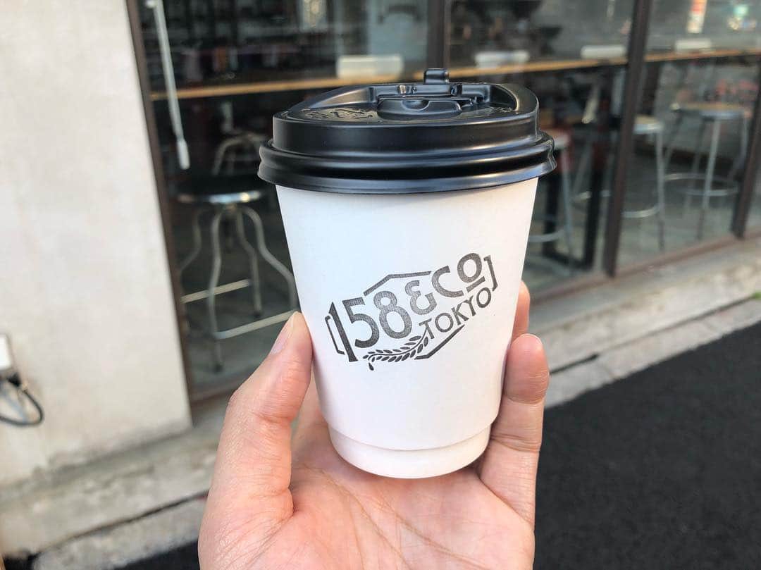 石井輝明さんのインスタグラム写真 - (石井輝明Instagram)「不動前。 今日は毎月恒例のトークダンテです。 20時からルミネtheよしもとにて。 コーヒー飲みながら待ってます。  #158andcospace #cafe #coffee #カフェ #東京カフェ #目黒カフェ #不動前カフェ #カフェ芸人 #ツアーももうすぐ始まります #今はその準備中 #パソコンとにらめっこする日々 #合間を縫ってゲームオブスローンズを観てる #いや合間を縫ってるのはネタづくりの方かもしれない #とにかく合間を縫ってる #合間縫い #合間縫わせの仕業」4月25日 17時50分 - comandanteishii