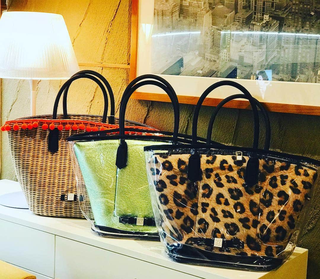Omotecho Style Storeさんのインスタグラム写真 - (Omotecho Style StoreInstagram)「待ちに待ったゴールデンウィーク！😆 リゾート感たっぷりのSAVE MY BAGを持って出掛けませんか？❤ SAVE MY BAGを2点お買い上げの方10%offのフェアも、残すところ後僅か！4月30日(火)まで✨ #savemybag  #新作#bag  #軽い#happy  #オシャレ#trend  #収納力抜群 #madeinitaly🇮🇹 #リゾート #ゴールデンウィーク #okayama  #omotechostylestore  #セレクトショップ」4月25日 17時54分 - omotechostylestore