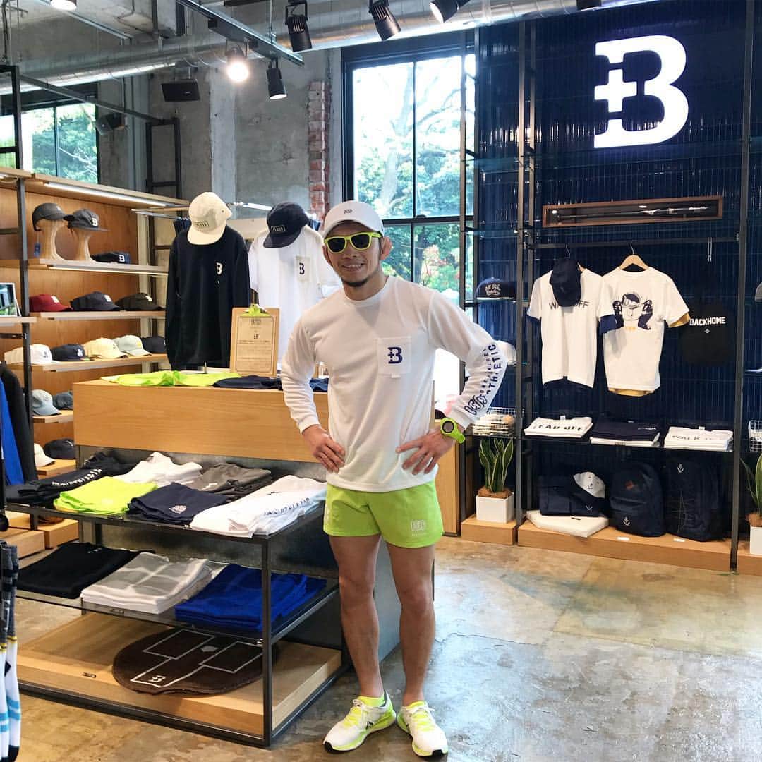 宇野薫のインスタグラム：「UNORUN  #今朝のみなとみらい 『+B(プラス・ビー)』ONEHUNDRED ATHLETICとのコラボレーションアイテムが4月20日(土)から発売になりましたので、UNORUN中に+Bにお邪魔しました。  #unorun #caoluno #onehundredathletic #unocaolshowten #100athletic  #プラスビー #横浜denaベイスターズ  #denaベイスターズ #reebok #newerajapan #oakleyfrogskins  https://sp.baystars.co.jp/news/2019/04/0418_01.php」