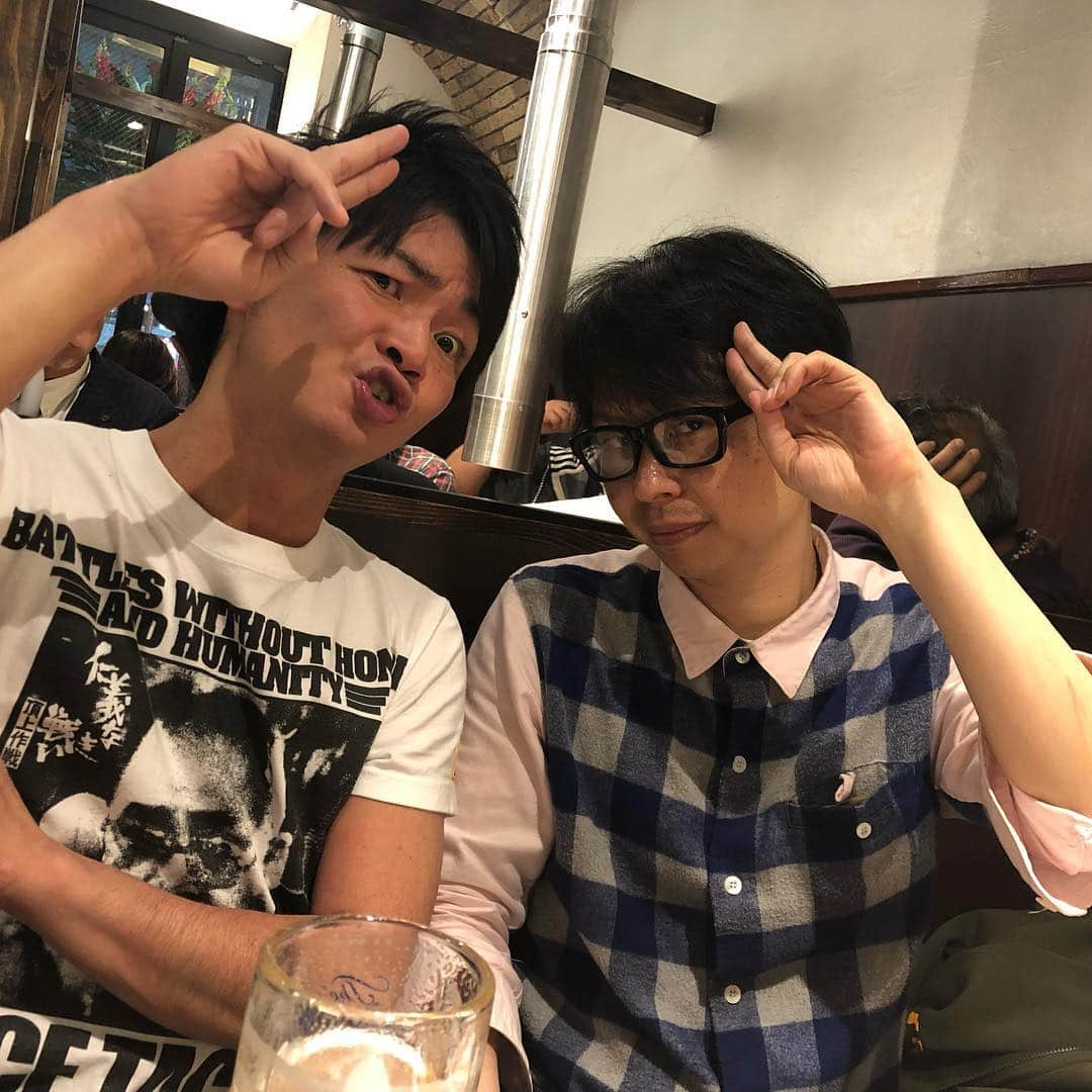 小石田純一さんのインスタグラム写真 - (小石田純一Instagram)「事務所の先輩、魔族サドヤマさんとダークホース山出さん。焼肉屋さん「元気大将」のプレオープンパーティーにて。  #焼肉屋 #元気大将 #パーティー #焼肉 #ダークホース山出 さん #魔族サドヤマ さん #ニュースタッフプロダクション #お笑い芸人 #芸人」4月25日 17時59分 - koishida.trendy