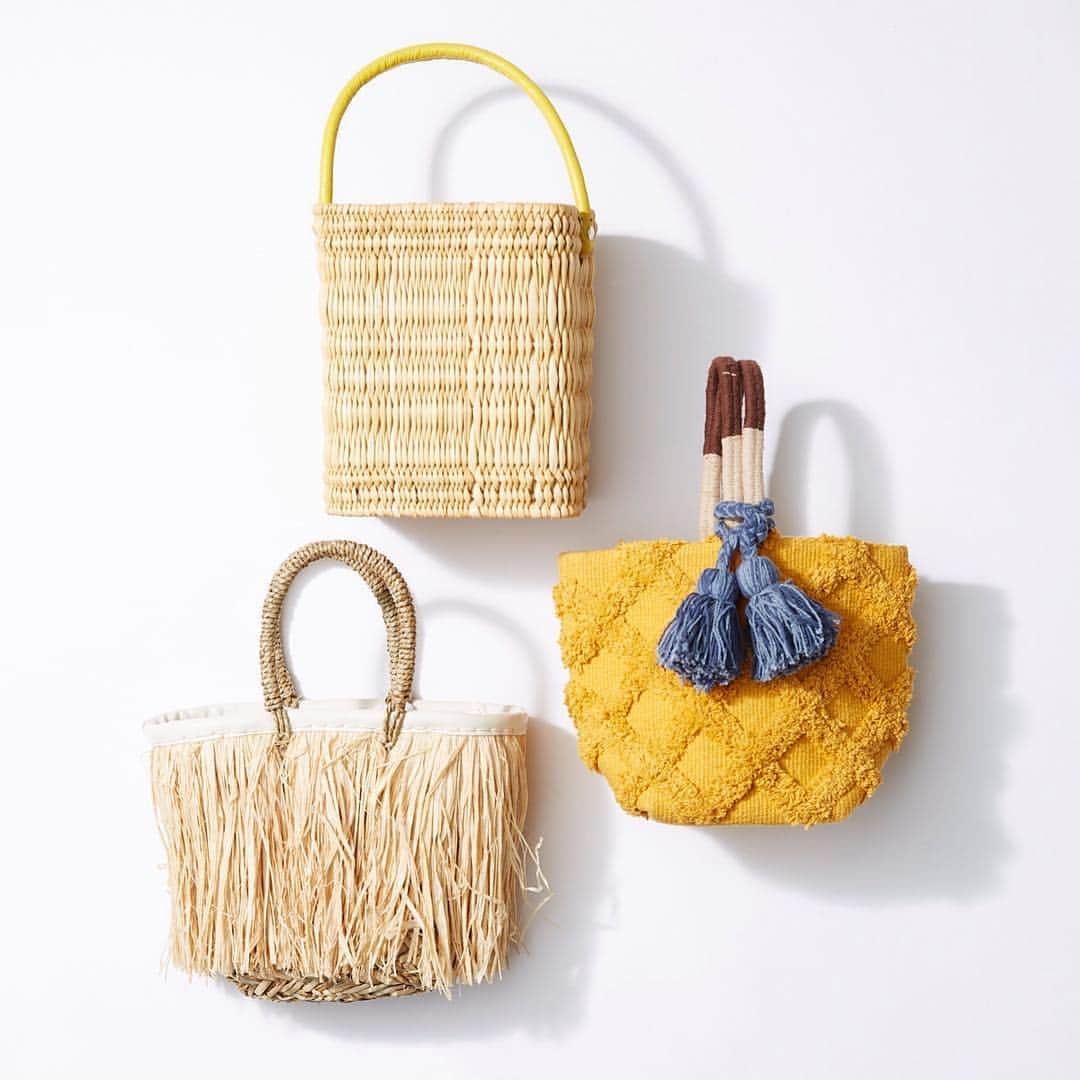 ルミネ公式のインスタグラム：「素朴なクラフトかごバッグで夏気分を先取り！ [ #LUMINEMAGAZINE ] #lumine #ルミネ #ルミネエスト新宿 #ワンハンドルバスケット #フリンジミニカゴバッグ #ワンハンドルトートバッグ #サークルカゴバッグ #レッドカゴバッグ #カゴバッグ #バッグ #lemagasin #Ungrid #beams #raybeams #agbyaquagirl #ootd #outfit #fashion #coordinate #コーディネート #ファッション #デイリーコーデ #コーデ #follow #followme #フォロー #Megu http://magazine.lumine.ne.jp/?p=81564」