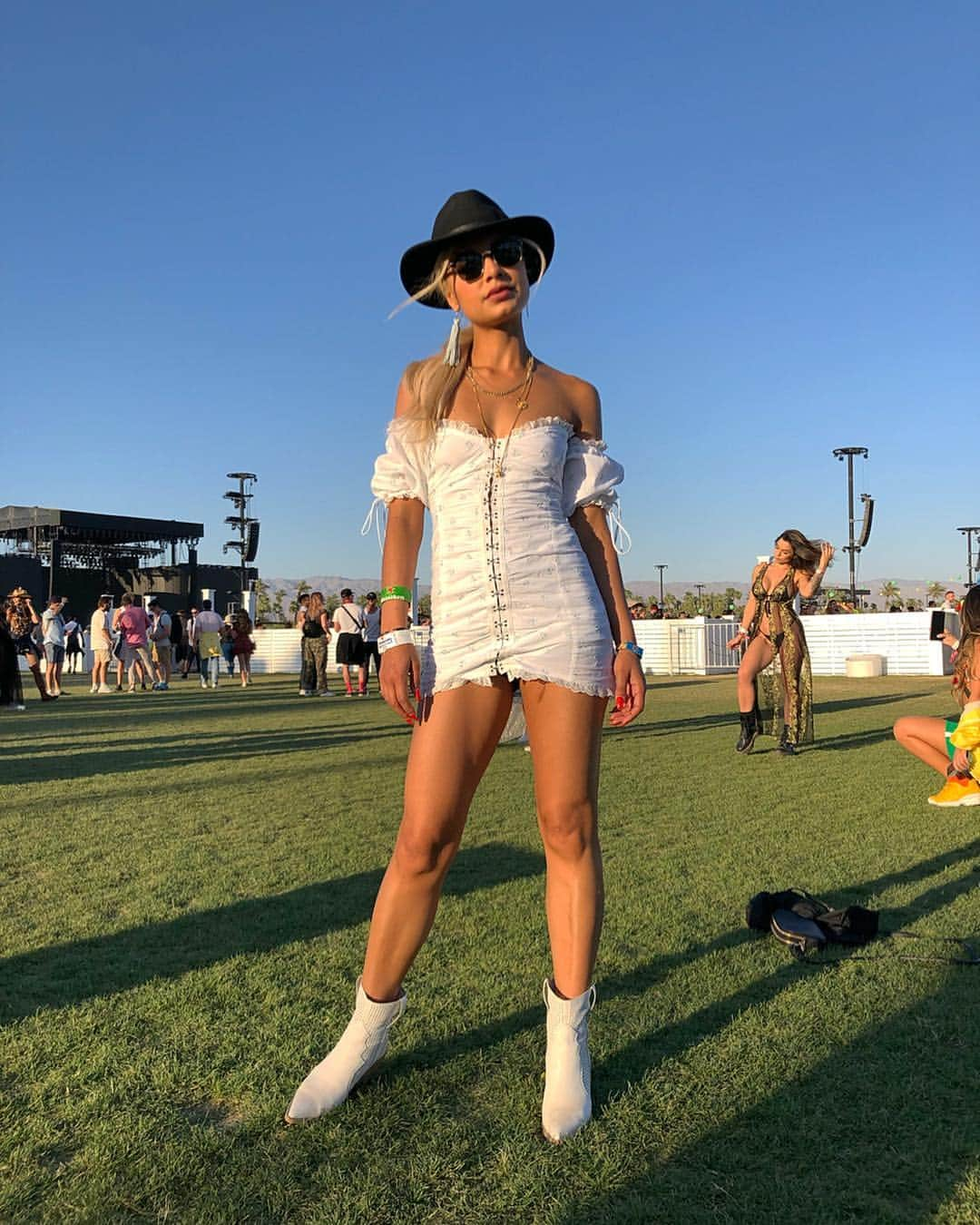 ハヴァナ・ブラウンさんのインスタグラム写真 - (ハヴァナ・ブラウンInstagram)「Coachella 2019 has been the best yet! I discovered new artists and new sounds that I never knew existed. I had way too much fun and now I’m so sad that it’s over. I was with the best crew and miss them so much too.. Music is everything 💖」4月25日 18時01分 - djhavanabrown