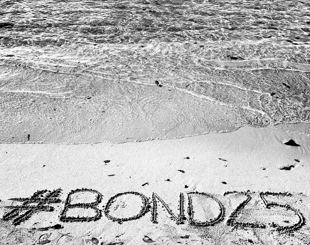 James Bond 007さんのインスタグラム写真 - (James Bond 007Instagram)「Coming up at 13:10 BST/05:10 PDT is the #BOND25 Live Reveal which you can watch on the official @007 Twitter, Facebook and YouTube channels. Do you have a question for the cast? Now's your chance. Just use #BOND25 in your question」4月25日 18時02分 - 007