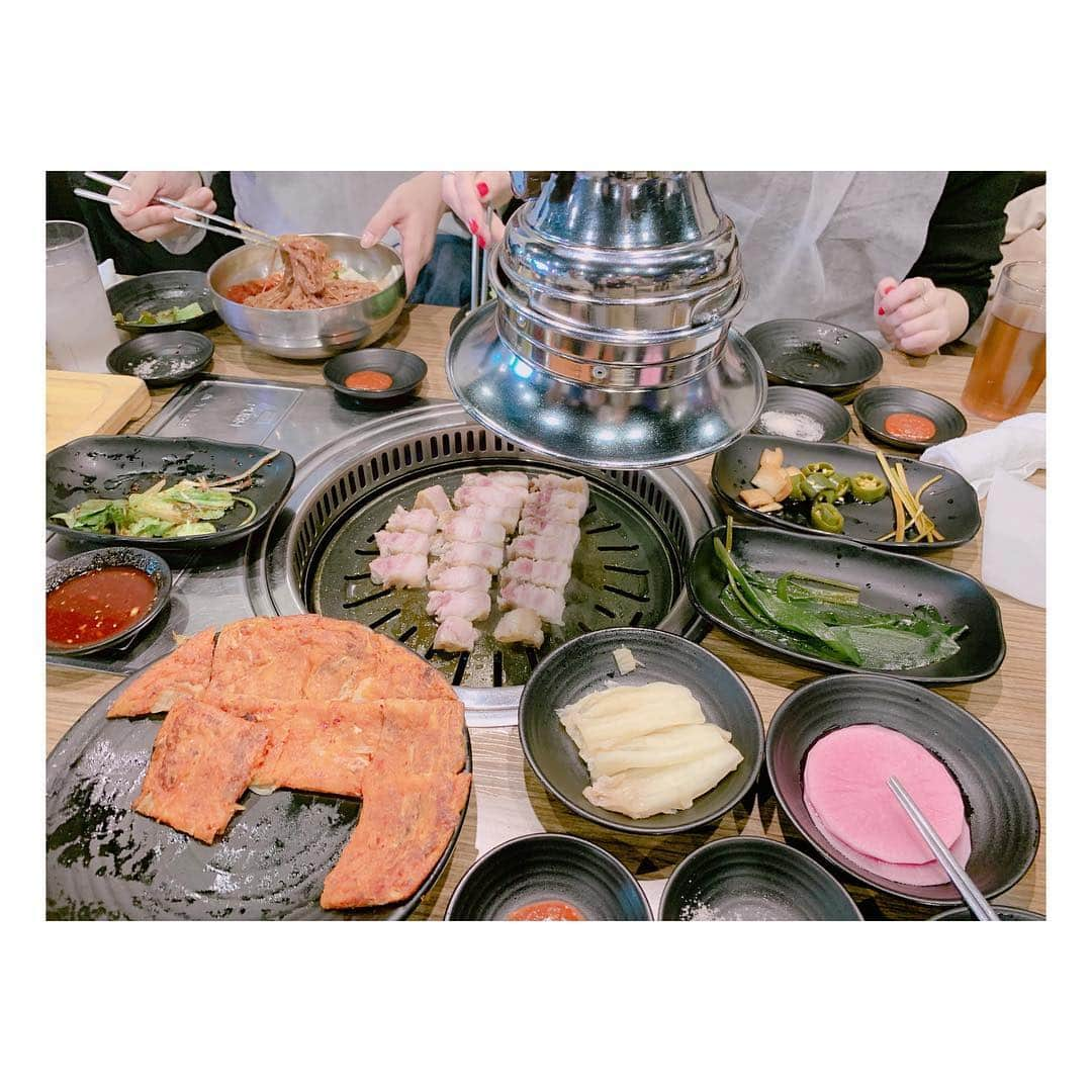 辻希美さんのインスタグラム写真 - (辻希美Instagram)「lunchはトリ先生オススメの韓国料理屋さんへ♡  #lunch #新大久保 #サムギョプサル #めっちゃ美味しかった #幸空しゃん #夢の中 #ご馳走さまでした」4月25日 18時03分 - tsujinozomi_official