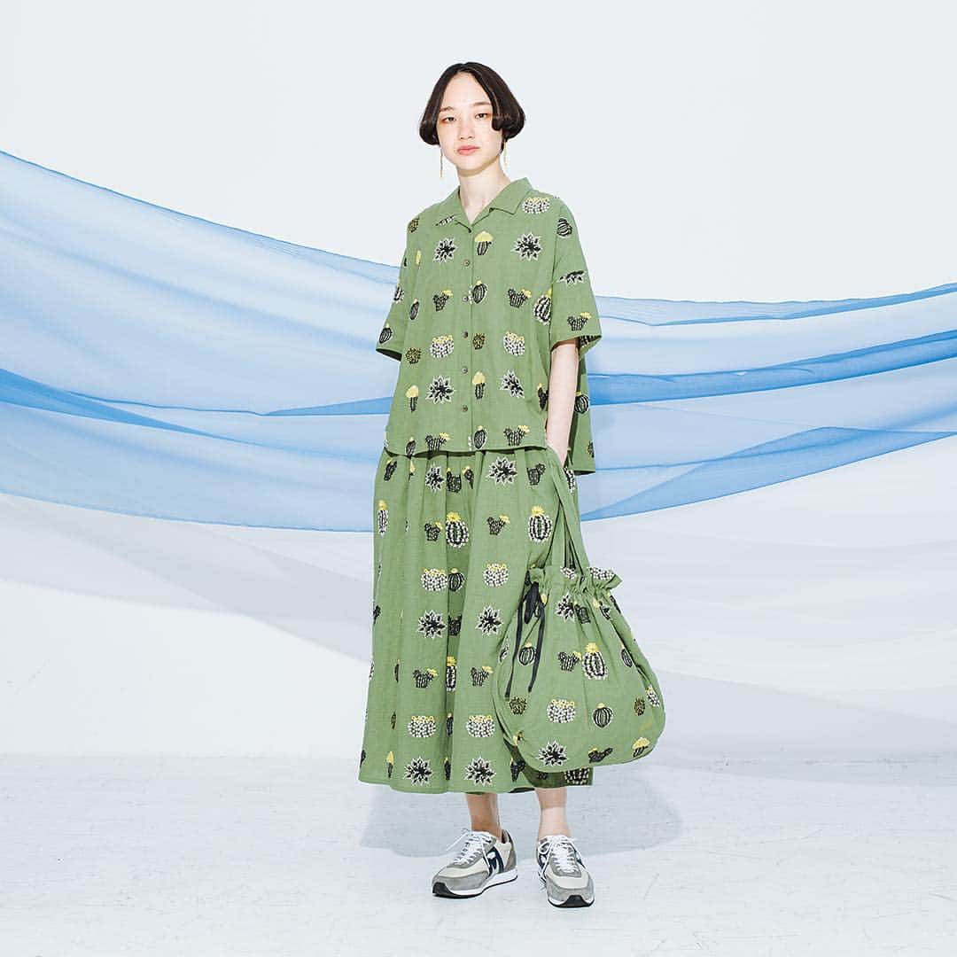 marbleSUD(マーブルシュッド) のインスタグラム：「【盛夏の新作】 今シーズンの総刺繍シリーズ第1弾！色々な種類のサボテンに癒される「EMB Cactus」シリーズ。トゲはあるけどなんだか可愛い不思議な魅力をもったサボテンたち。ワンピにトップス、パンツなど全5型展開。LOOK BOOKに掲載のアイテムは完売必至！大注目シリーズです。 ・ #marblesud #マーブルシュッド #サボテン #Cactus #ガーデニング #植物 #刺繍 #ファッション #コーディネート #コーデ #大人カジュアル #夏 #gw #ゴールデンウィーク」