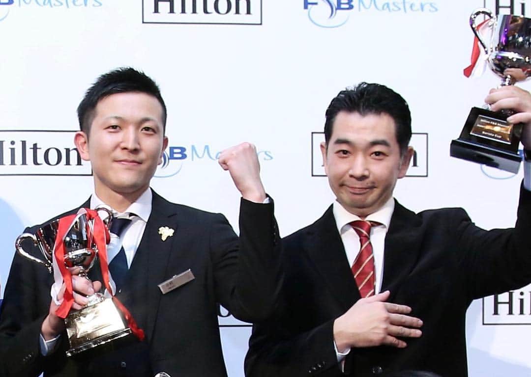 ヒルトン大阪 Hilton Osakaさんのインスタグラム写真 - (ヒルトン大阪 Hilton OsakaInstagram)「ヒルトン100周年まであと36日！ ヒルトンでは🏆F&Bマスターズ🏆という大会があります。F＆Bマスターズとは2014年からアジア太平洋地域でスタートし、チームメンバーの才能と育成を目的として、料理・飲料の知識、技術と創造性を6部門で競う大会です。16ホテルから予選を勝ち抜いた79名のマスターズ（=達人たち）が優勝を目指し決勝大会で競い合いました。優勝者は各部門一人ずつ。100周年を記念して、優勝者のメニューをホテルで提供しています。 . 今年、ヒルトン大阪 ( @hiltonosaka )では【🍷ソムリエ部門】小村亮、【☕️バリスタ部門】廣戸耕、の２名が優勝いたしました！ . . . 詳細は特別ウェブサイトへ。 【 Hiltonhotels.jp/100 】 . 100周年特別ウェブサイトもぜひご覧ください。 . . . . . #hilton100 #hilton #ヒルトン　#100周年 #ヒルトン大阪 #ヒルトンホテル #HiltonOsaka #コンテスト #ソムリエ #バリスタ #スイーツ #カフェ #ワイン #大阪 #梅田 #大阪カフェ #梅田カフェ」4月25日 18時18分 - hiltonosaka