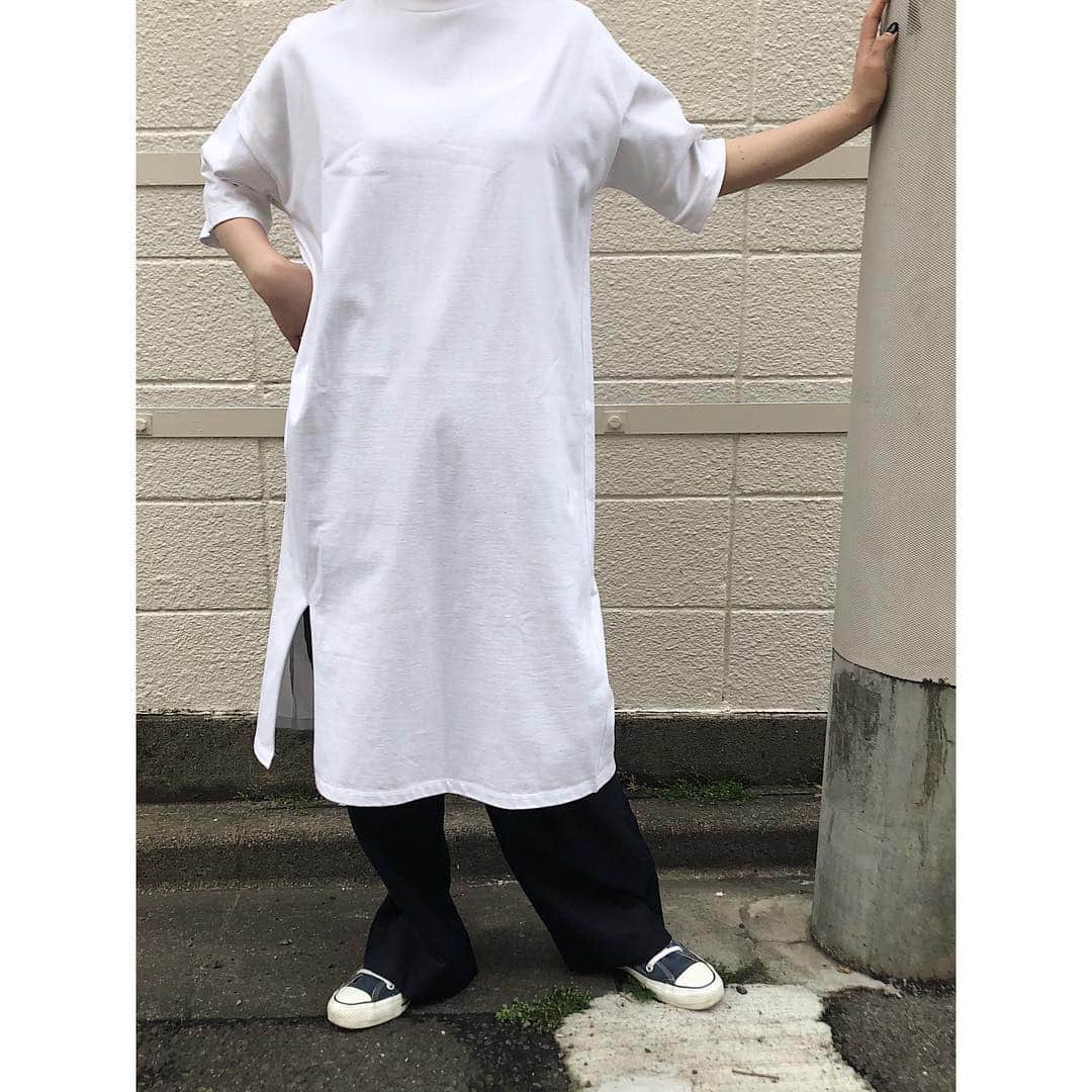 MINELALさんのインスタグラム写真 - (MINELALInstagram)「#fashion #tokyo #onlineshop #smartstreetwear #styleoftheday #urbanstreetwear  #アーバンストリート#シンプルコーデ #ファッション #カジュアルコーデ #コーディネート #大人カジュアルコーデ#シンプルカジュアル#スリットワンピース#ワイドパンツコーデ」4月25日 18時47分 - minelal__