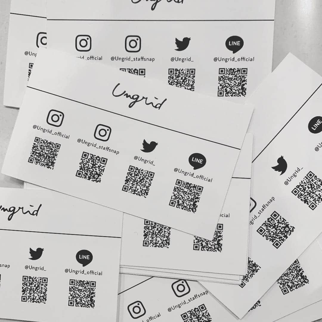 ungrid_minamiのインスタグラム：「. ゴールデンウィークに向けて記入しておこうとおもって出張に持ってきてて、なかなか時間とれずだったけど、 飛行機が遅延してるから時間ができた💓今から書きます✍️ ナイス。👌なのかなぁ . 明日から1日早いけどGWのフェア沢山スタートするので是非お立ち寄りください💓」