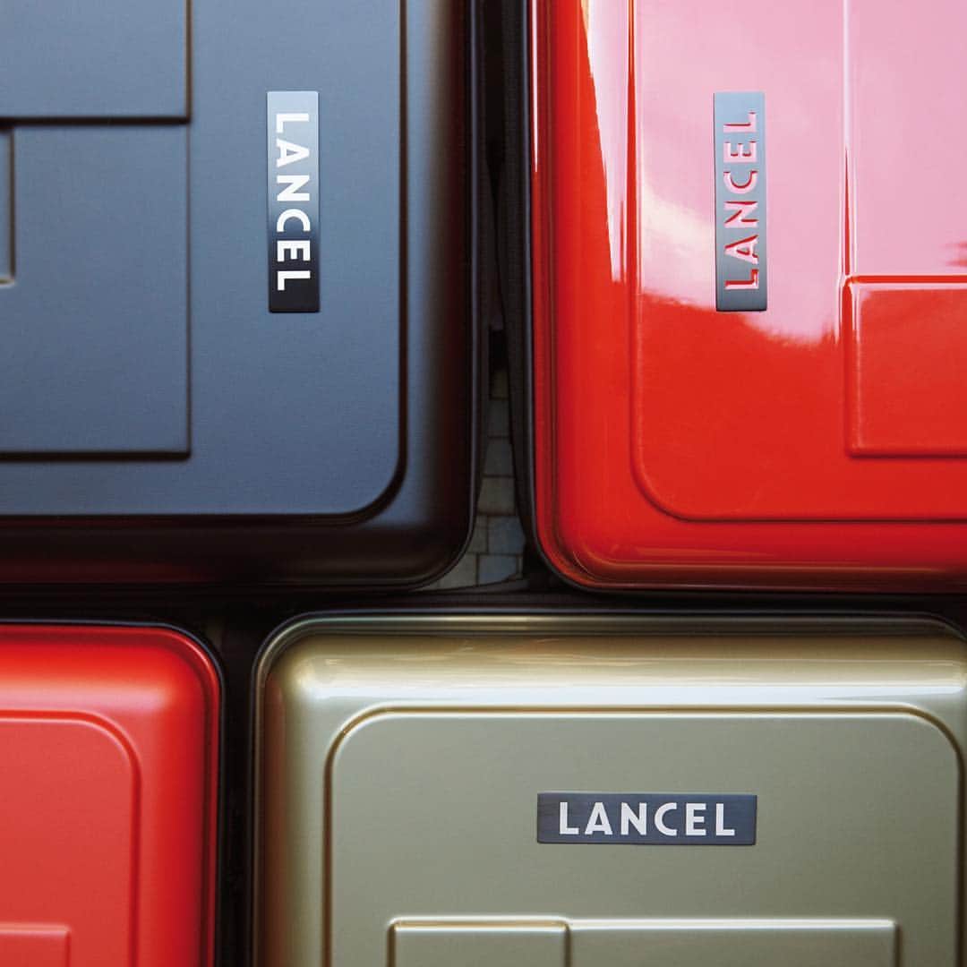 ランセルさんのインスタグラム写真 - (ランセルInstagram)「Notre valise Aviona annonce la couleur Did you say colors?  #AvionabyLancel #BeautyAndDesign #Lancel」4月25日 18時58分 - lancelparis