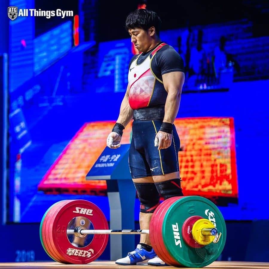 山本俊樹のインスタグラム：「応援ありがとうございました。  中国まで応援に来てくださった方もいて本当に感謝します。  試合内容は記録、順位ともに納得のいく試合ではありませんでしたが、まだまだ試合も続くので次に向けて頑張ります。 #耐えて勝つ  #weightlifting #snatch #cleanandjerk #squat #deadlift  #耐えて勝つ #率先垂範 #山本俊樹 #LEGACYLIFTER」
