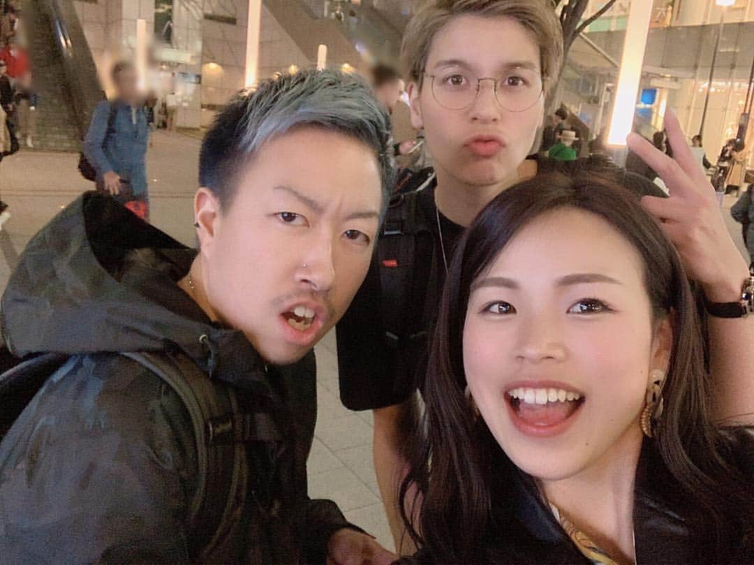 のインスタグラム：「〜中学の時からのお友達〜 先日、たまたま同じ新宿にいたので合流しました🤗3人で集まるのは6年ぶりかな？笑」