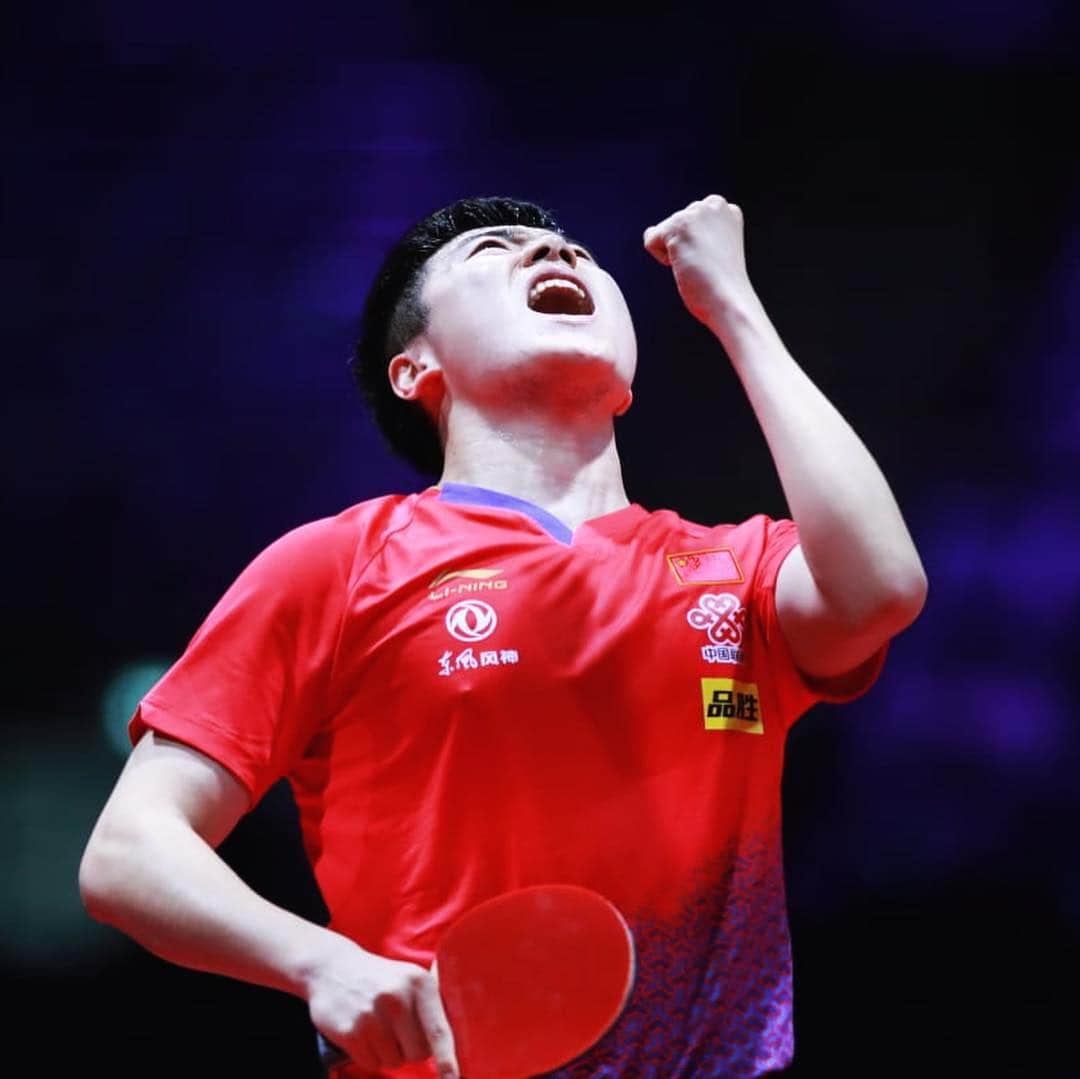 ITTF Worldさんのインスタグラム写真 - (ITTF WorldInstagram)「Two MASSIVE Results, but which is the biggest❓  #9 Liang Jingkun knocks out #1 Fan Zhendong 🤜 #16 Mattias Falck eliminates #6 Lee Sangsu 🤜  #ITTFWorlds2019  #NotJustPingPong」4月25日 19時07分 - wtt