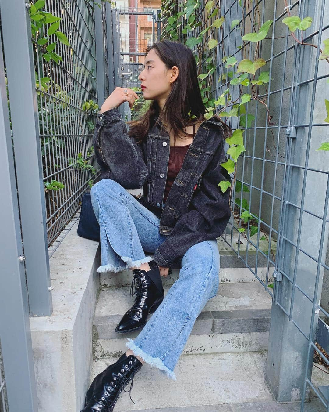 新木優子さんのインスタグラム写真 - (新木優子Instagram)「私服  jacket : vintage tops : @sly_official  denim : @ugostyle.from2018 @akie_matsuda  shoes : @coach」4月25日 19時19分 - yuuuuukko_