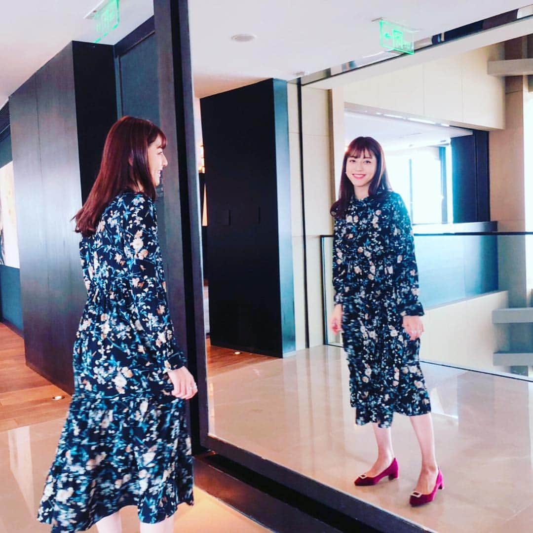 杉本有美さんのインスタグラム写真 - (杉本有美Instagram)「@valmuer_official  ガーデンフラワーワンピース🌸  一枚でエレガントに😊  SPRING HAPPY BAGも発売中みたい😍  新作も出てるし、皆様チェックしてみてね💕  #valmuer #gardenbyvalmuer #valmuertravelcamp」4月25日 19時32分 - sugimotoyumi_official