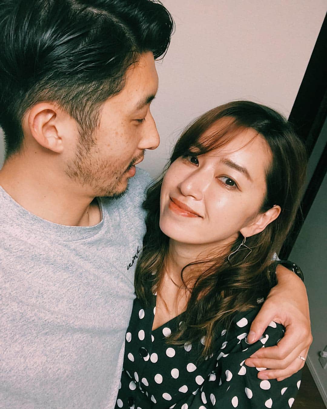 柴田翔平のインスタグラム：「皆さま！！お待たせ致しましたー！！ 無事に本日よりfanicon 登録する事が出来ましたー！！もう登録出来るのでプロフィールのURLから宜しくお願いしまーす🤲😆 前の投稿も貼っておくねー！！↓↓↓ 僕たちのファンコミュニティを開設することになりました。  オンラインサロンとはまた違うオフラインサロンとの間にあるようなファニコンというツールを知り僕達が皆さんにご提供できる物と合致する！とぴったり来たのでアカウントを立ち上げました🙌 ファンの皆さんとワイワイチャットでお話しできたり、ここでしか見せないショートブログなども公開予定です。 1:1のDMでお悩みや皆様からのご相談にもお答えしていきたいと思います。 4月17日(水)19:00時より入会可能です！ faniconでもっと皆さんと交流できたら嬉しいです！  僕と仁香のトップページにあるURLからも登録可能です😊 #わからないことあったらDMかコメント下さ〜い https://fanicon.net/fancommunities/1227/」