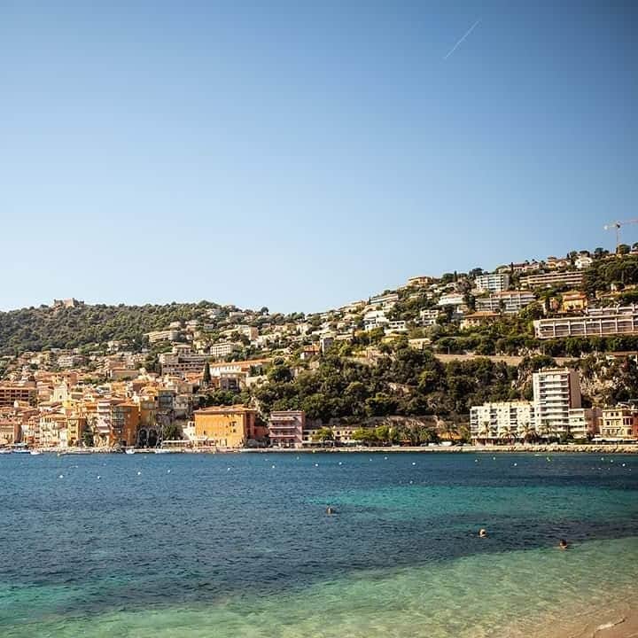 ファッソナブルさんのインスタグラム写真 - (ファッソナブルInstagram)「The Mediterranean sea truly is unique and always beautiful to look at. #Façonnable #FrenchRiviera #SpringSummer19 #Côtedazur #villefranchesurmer」4月25日 20時02分 - faconnable