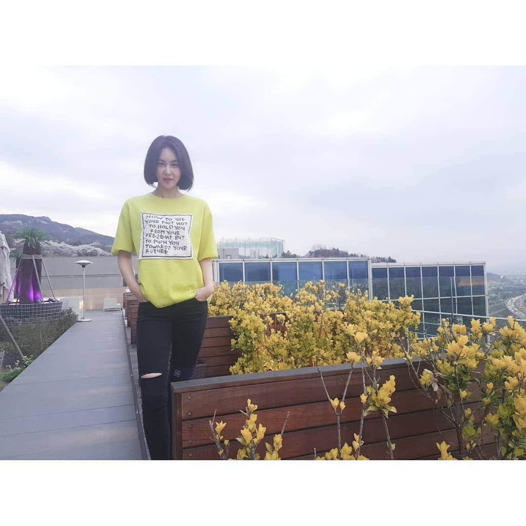 ソン・ウンソさんのインスタグラム写真 - (ソン・ウンソInstagram)「Rain ☔ #추적추적#비가올땐#막걸리#두부김치#푸른별#안국역#고추짜장면#탕수육#광장동#이젠꽃도지겠네🌸」4月25日 20時22分 - soneunseo85