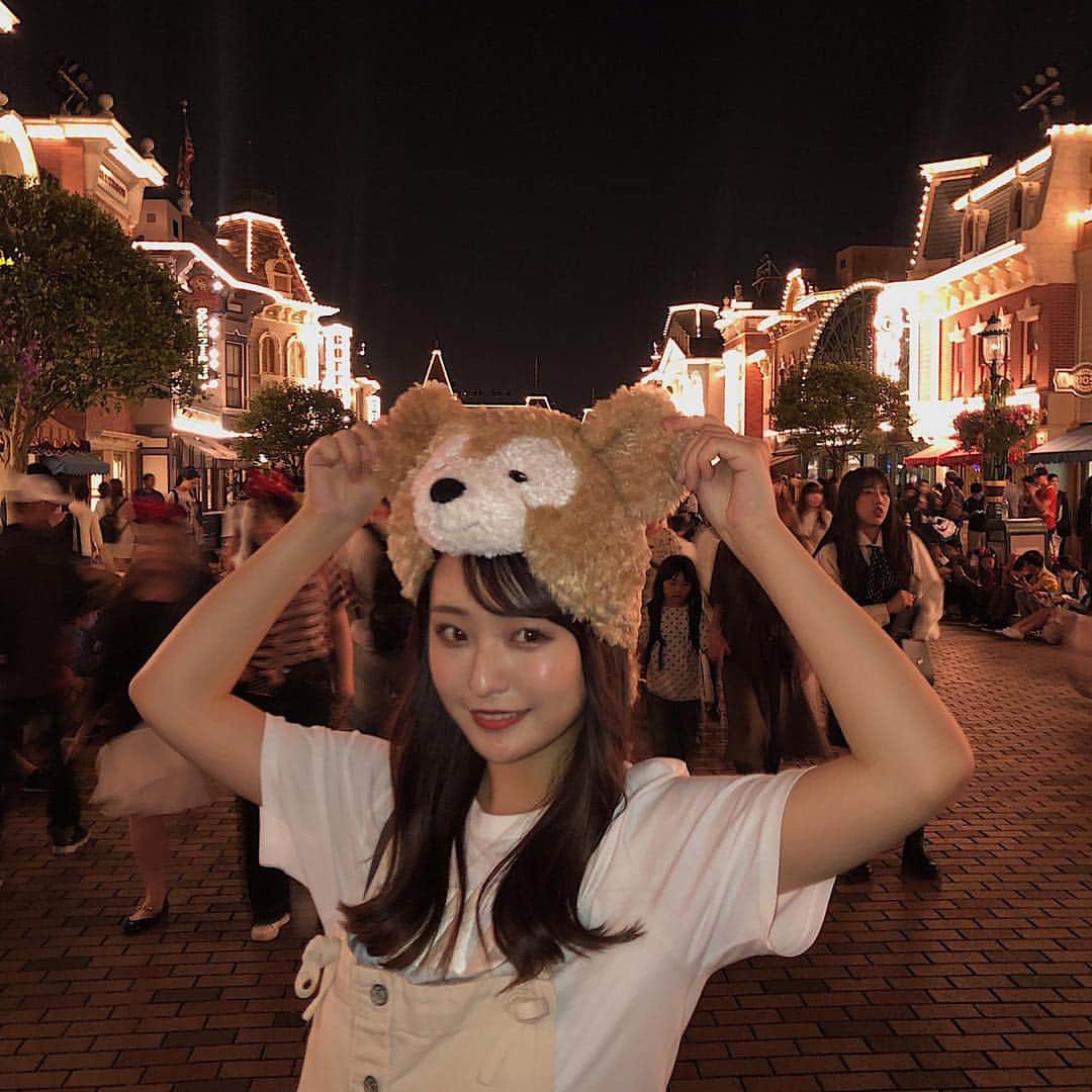 赤木希のインスタグラム：「. 香港ディズニーのダッフィー帽子🐻可愛すぎてミニーちゃんの耳も買ったのにこれも買ってしまった🥺💜 #香港ディズニーランド」