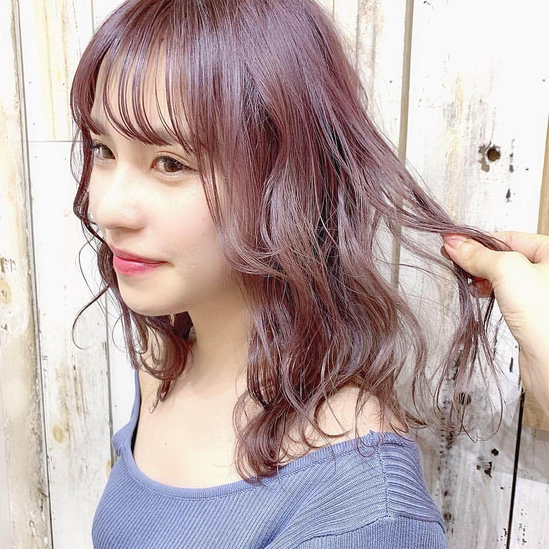 矢田伶華さんのインスタグラム写真 - (矢田伶華Instagram)「. @lino.tokyo  @suu.suu.sun さんカラー🍒❤︎❤︎ . ピンクアッシュに してもらいました🥰🥰 . ちょーかわいいいろ☺︎❤︎ いつもありがとうございます👏🏻 . . . #ニューカラー #ヘアカラー #ピンクアッシュ #ピンク #アッシュ . #透け感 #透けバング #抜け感 #髪の毛 #ヘアケア . #youtube #矢田玲華 . .」4月25日 20時51分 - reika_308