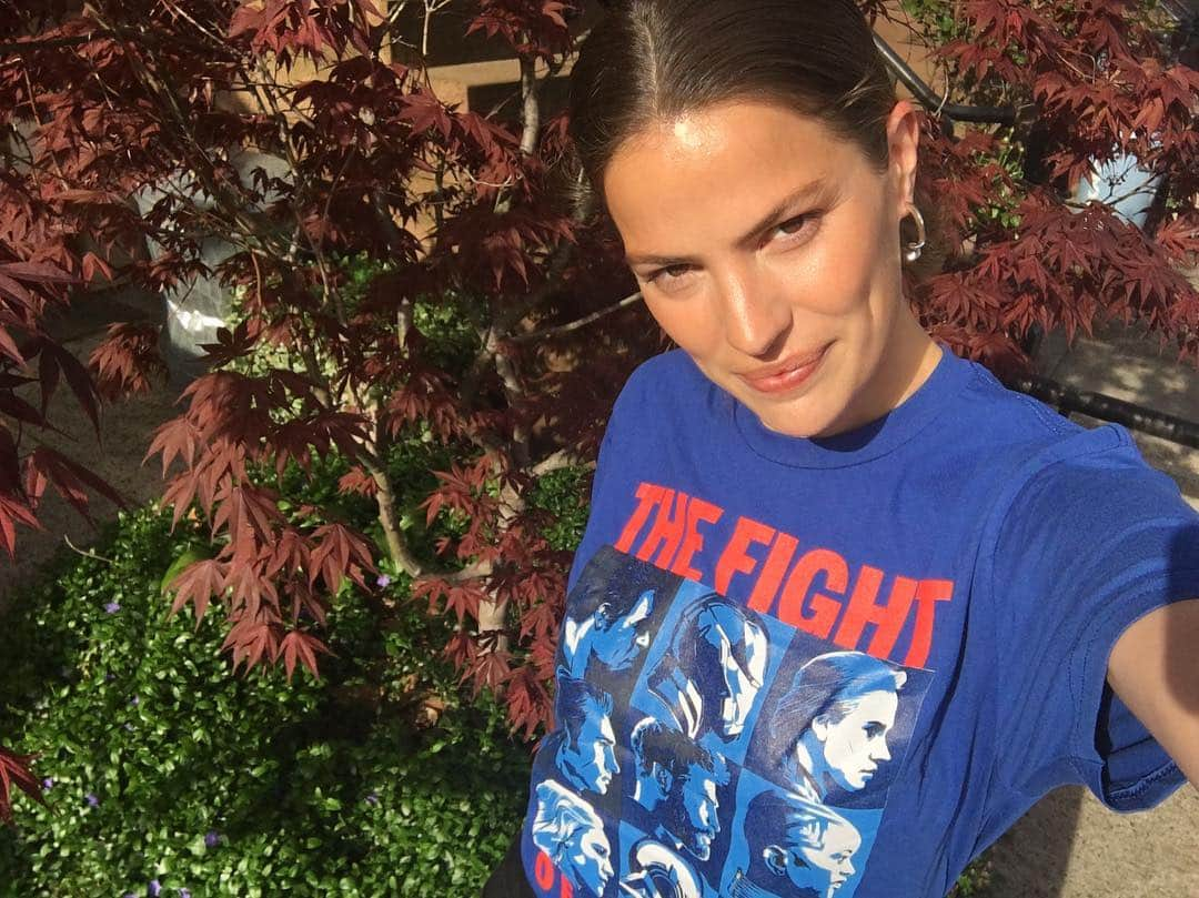 キャメロン・ラッセルさんのインスタグラム写真 - (キャメロン・ラッセルInstagram)「THIS TSHIRT!!! When @marvel superheroes @doncheadle @markruffalo and @morereginahall support the superheroes in the fight of our lives on the front lines of climate change!!! 100% of every limited edition shirt sold supports the work of The Solutions Project @100isNow #ONE100 ! LINK IN BIO/ BUY NOW: represent.com/endgame」4月25日 20時52分 - cameronrussell