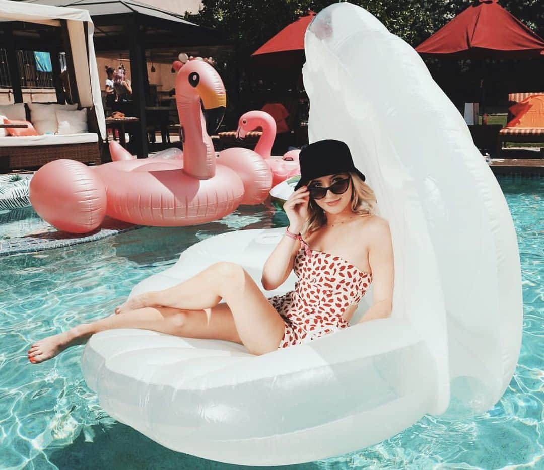 SHEINさんのインスタグラム写真 - (SHEINInstagram)「Be a pearl. 💅🏻 @audreywhitby 🔍Search:675908 🔗Link in bio. #SHEIN #SHEINgals #SHEINfestival #polkadot #swimwear」4月25日 20時52分 - sheinofficial