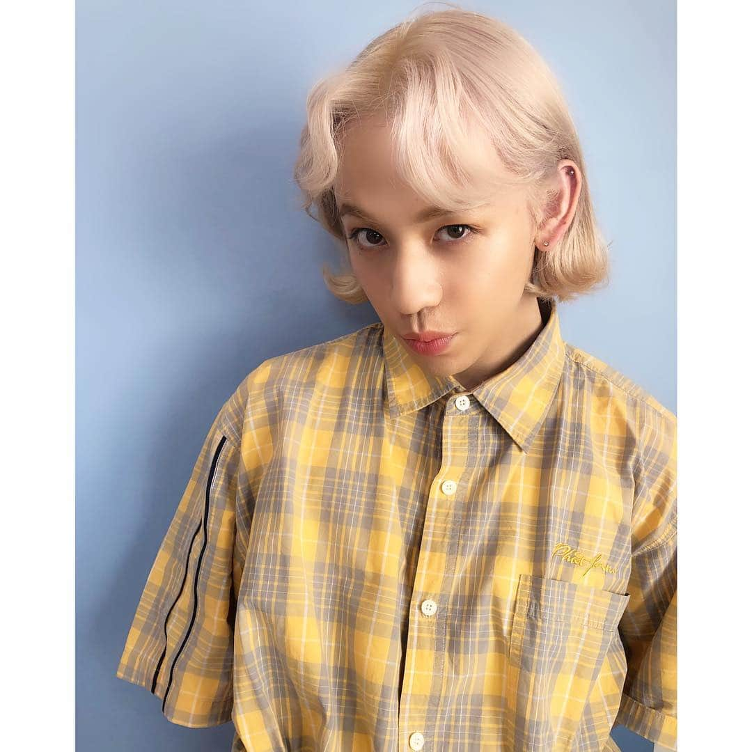 bettie'sclubさんのインスタグラム写真 - (bettie'sclubInstagram)「RYUCHEL❤︎ カラーメンテナンスに来てくれました！white creamy blond✨そして先日発売されたCDアルバム『CANDY BOY』にBettieの紹介をして下さいました！！是非チェックしてみて下さい✨いつもありがとうございます❤︎#bettiehair」4月25日 21時08分 - bettie_tokyo