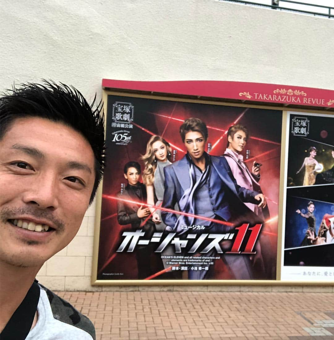 加藤順大さんのインスタグラム写真 - (加藤順大Instagram)「今日は宝塚歌劇団のオーシャンズ11を観に行って来ました！！ かっこよかった！！ また行きます！！ 本日の初舞台の口上は #静音ほたる さんでした♡  #楓姫るる さんと #静音ほたる さんを応援してます！！ 応援よろしくお願いします！！ #宝塚歌劇団 #ジドリー  #宙組  #楓姫るる #静音ほたる #ナカマー  #初舞台 #埼玉県上尾市出身 #同郷」4月25日 21時16分 - nobuhiro1