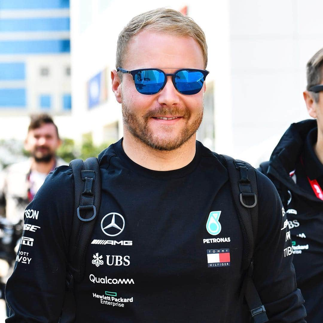 MERCEDES AMG PETRONASさんのインスタグラム写真 - (MERCEDES AMG PETRONASInstagram)「🧔🏼➕🕶 = @valtteribottas • #MercedesAMGF1 #Mercedes #AMG #F1 #PETRONASmotorsports #VB77 #AzerbaijanGP #Baku」4月25日 21時11分 - mercedesamgf1